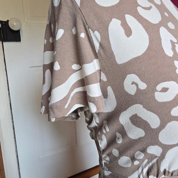 Cabi 6147 Swoon Dress Midi Tiered Swing Work Leisure Taupe Flutter Sleeves - Picture 5 of 6